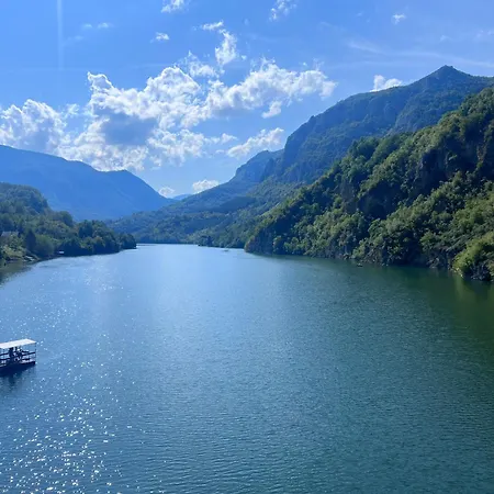 度假居 Lagum Rudo